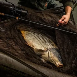 Fox Carpmaster AIR Mat -Fox Verkaufs-Shop fox carpmaster air mat in use 2